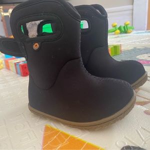 BOGS- Toddler size 4. Worn 4 times, now outgrown!
